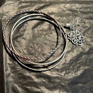 Silver Toned Bangle Bracelets. Lot of 3. Unbranded. (JL2)